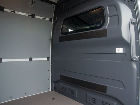 Used 2024 Mercedes-Benz Sprinter 3500 image 39