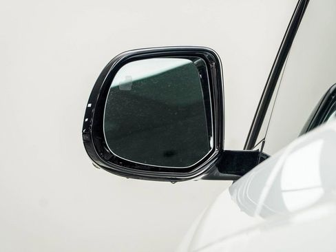 Used 2025 Land Rover Range Rover Sport SE image 16