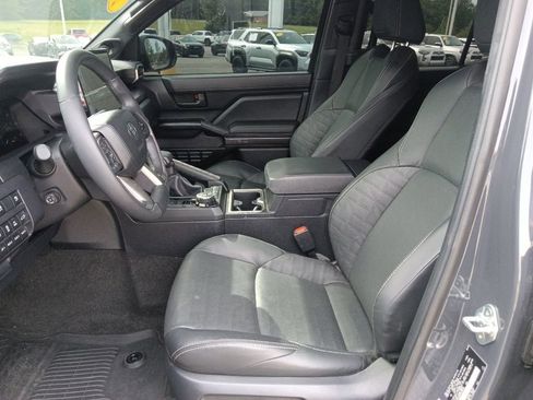 Used 2025 Toyota 4Runner TRD Off-Road Premium AWD/4WD image 14