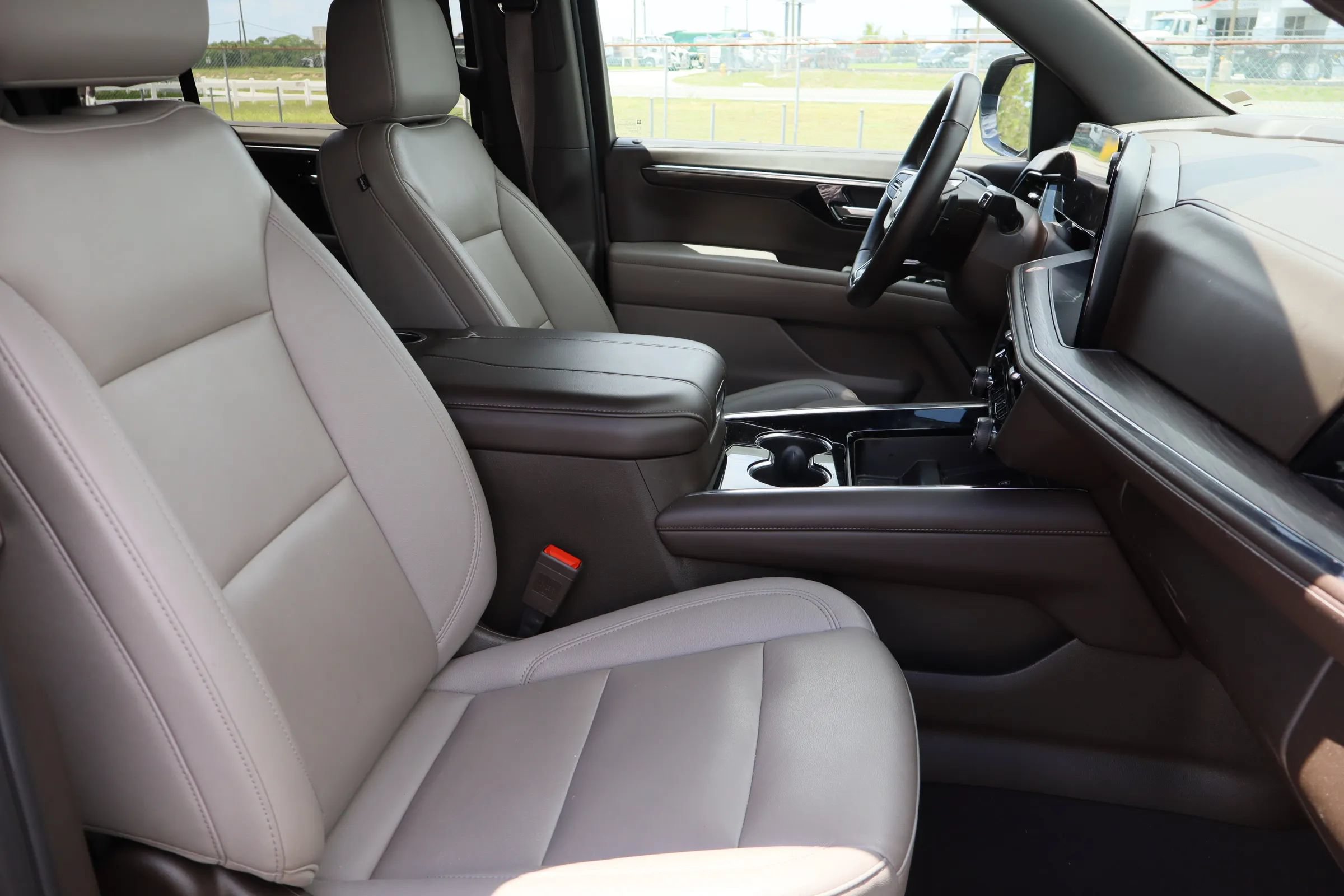 Used 2025 Chevrolet Tahoe LT RWD image 29