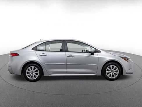 Used 2025 Toyota Corolla LE FWD image 10