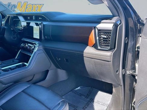 Used 2024 GMC Sierra 2500 Denali w/ Denali Reserve Package AWD/4WD image 30