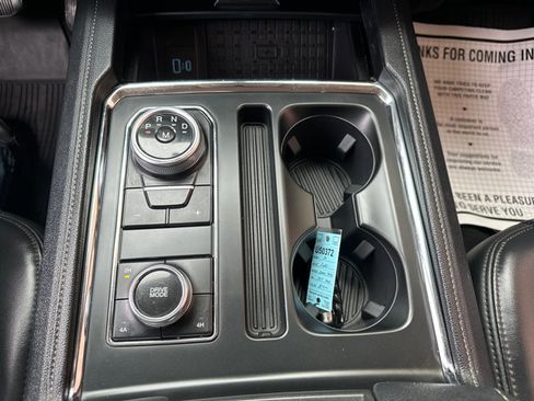 Used 2024 Ford Expedition Max XLT image 23