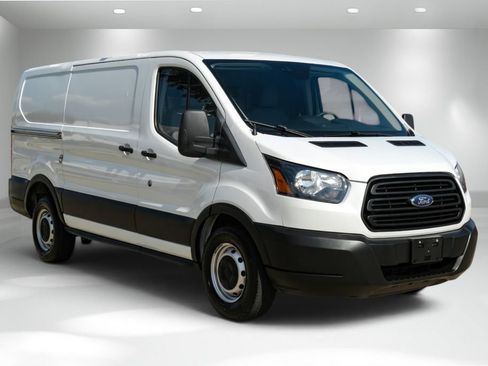 Used 2019 Ford Transit 250 130 Low Roof RWD image 5
