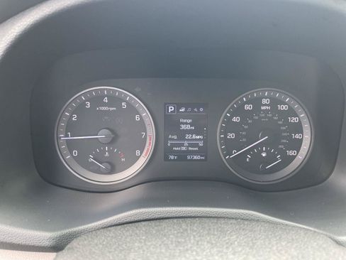 Used 2018 Hyundai Tucson Value FWD image 2