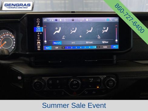 Used 2024 Jeep Gladiator Rubicon AWD/4WD image 19