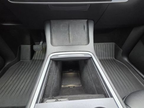 Used 2023 Tesla Model Y Long Range AWD/4WD image 34
