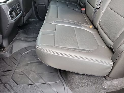 Used 2019 Chevrolet Silverado 1500 High Country w/ Technology Package AWD/4WD image 8