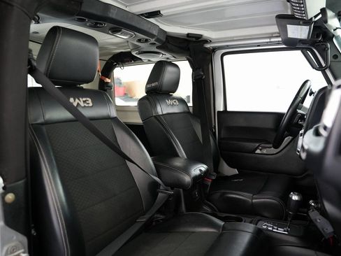 Used 2012 Jeep Wrangler Rubicon image 47