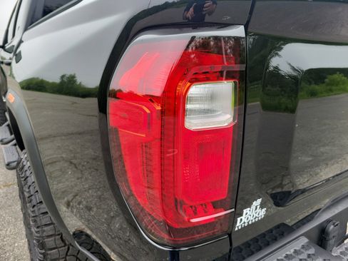 New 2025 GMC Canyon AT4 w/ AT4X Package image 11