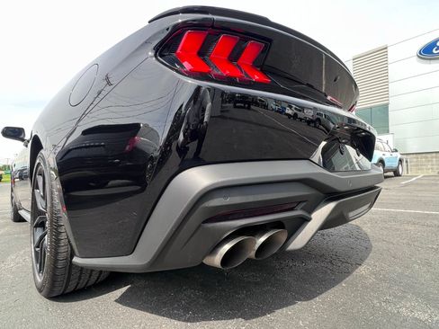 Used 2025 Ford Mustang GT Premium RWD image 8