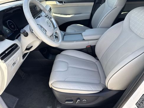 Used 2024 Hyundai Palisade Limited FWD image 17