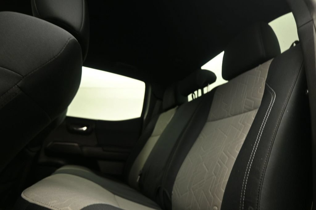 Used 2022 Toyota Tacoma TRD Off-Road w/ Technology Package RWD image 15