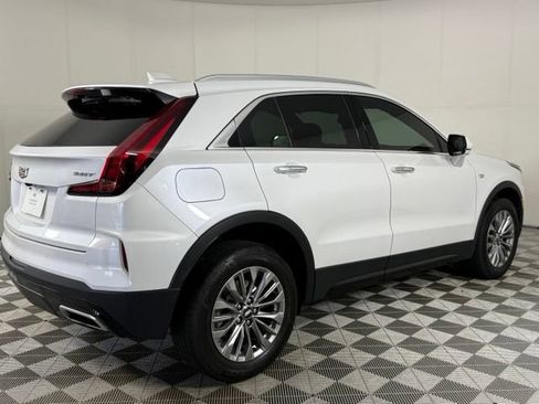 Certified 2025 Cadillac XT4 Premium Luxury w/ Technology Package FWD image 9