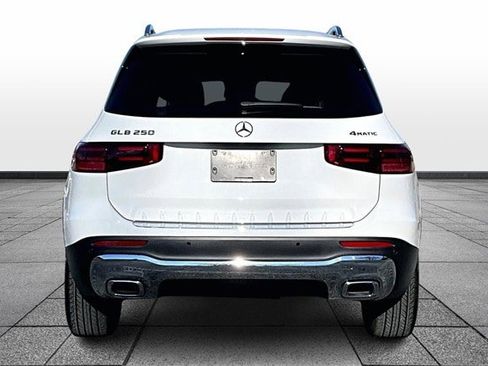 Certified 2025 Mercedes-Benz GLB 250 4MATIC image 8