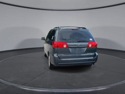 Used 2008 Toyota Sienna XLE FWD image 7
