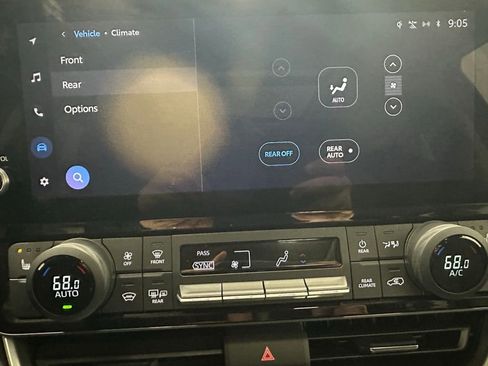 Used 2025 Toyota Grand Highlander XLE image 32