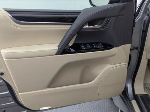 Used 2018 Lexus LX 570 4WD image 13