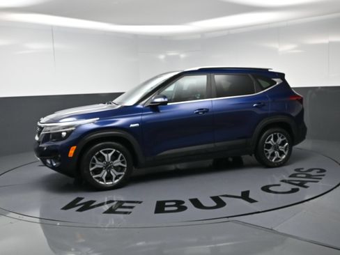 Used 2023 Kia Seltos EX AWD/4WD image 6