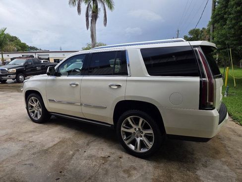 Used 2015 Cadillac Escalade Premium RWD image 4