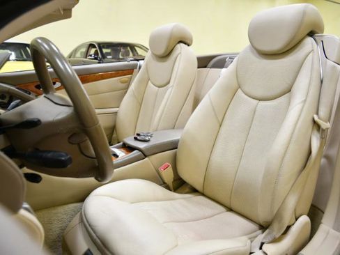 Used 2008 Mercedes-Benz SL 550 w/ P1 Pkg image 28