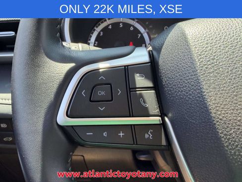 Used 2023 Toyota Highlander XSE AWD/4WD image 34