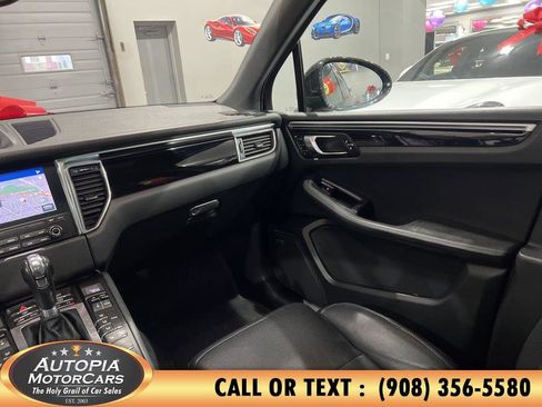 Used 2018 Porsche Macan S image 29