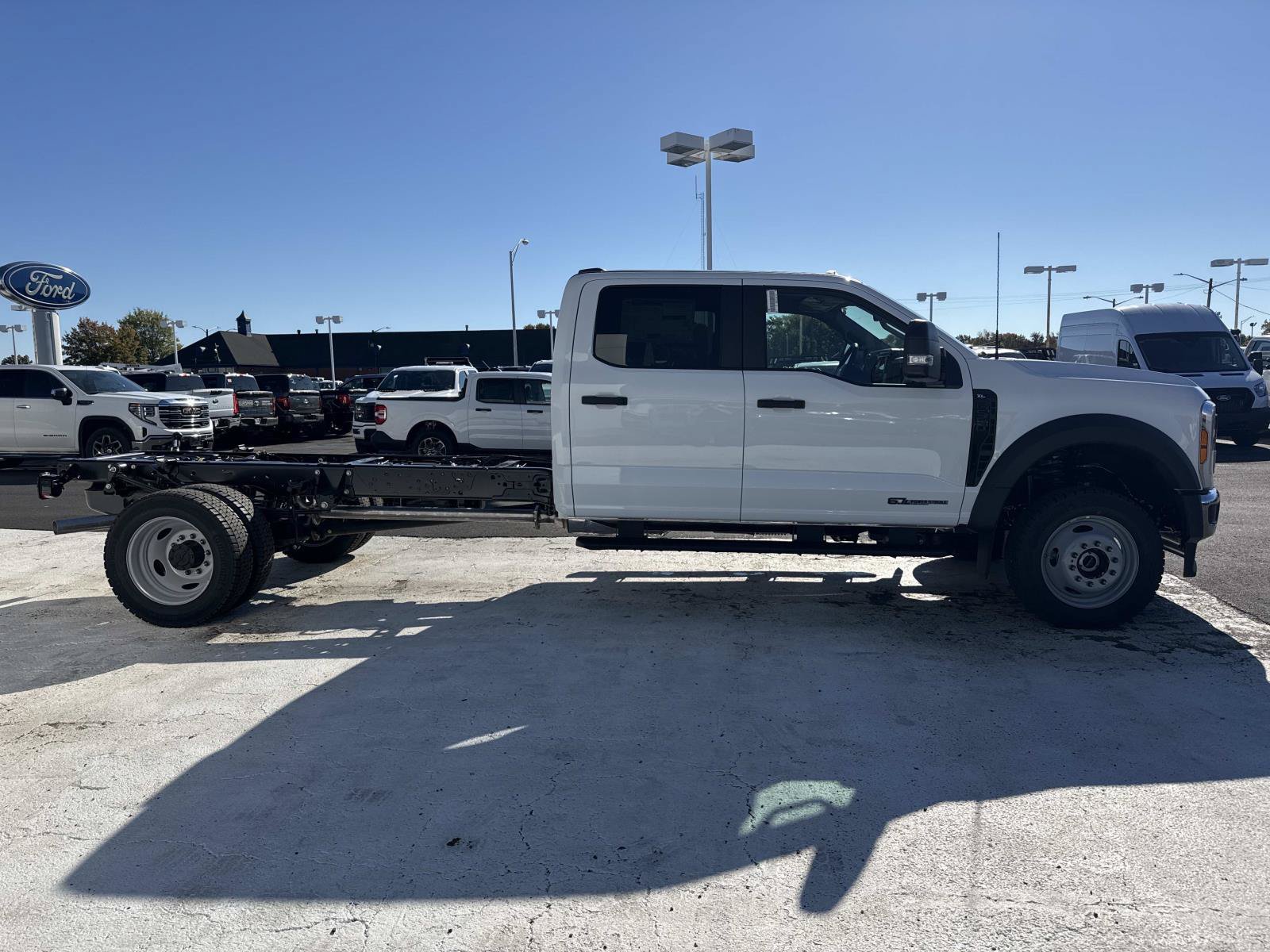 New 2027 Ford F550 4x4 Crew Cab image 2