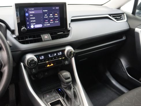 Used 2025 Toyota RAV4 XLE FWD image 16