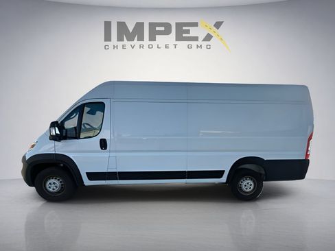 Used 2024 RAM ProMaster 3500 FWD image 2
