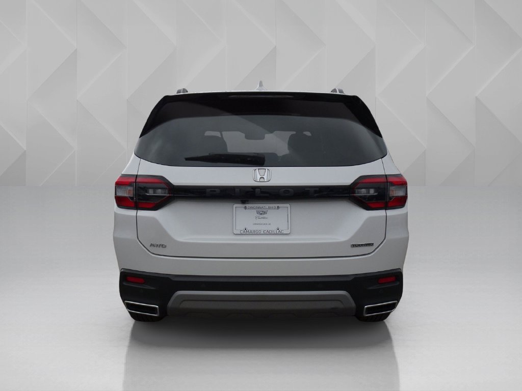 Used 2023 Honda Pilot Touring image 4