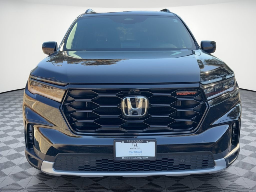 Certified 2025 Honda Pilot TrailSport image 6