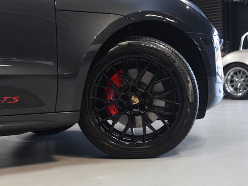 Used 2017 Porsche Macan GTS AWD/4WD image 18