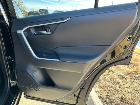 Used 2025 Toyota RAV4 XLE image 20