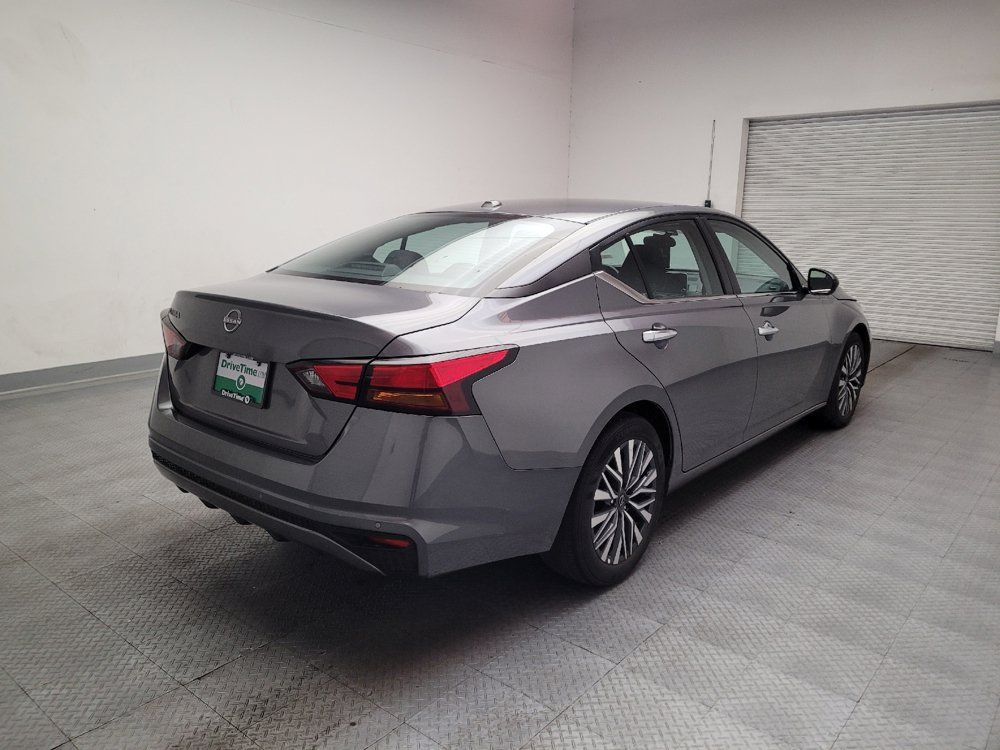 Used 2025 Nissan Altima 2.5 SV FWD image 9