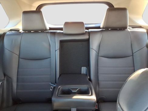 Used 2022 Toyota RAV4 XLE Premium image 18