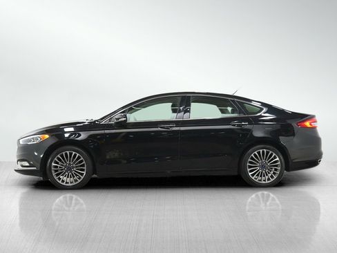 Used 2017 Ford Fusion SE w/ Fusion SE Technology Package image 2