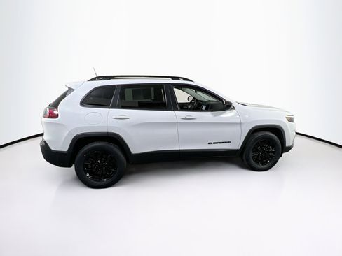 Used 2023 Jeep Cherokee Altitude Lux image 4