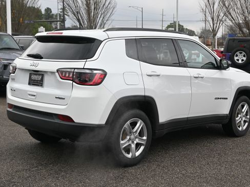 Used 2023 Jeep Compass Latitude image 15