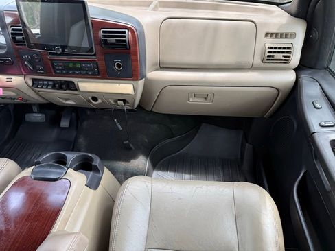Used 2006 Ford F250 Lariat AWD/4WD image 11