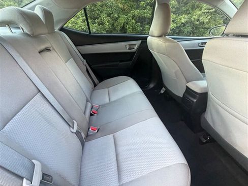 Used 2016 Toyota Corolla LE FWD image 19
