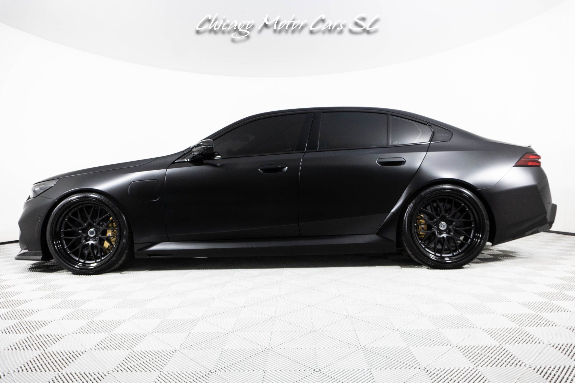 Used 2025 BMW M5 w/ Carbon Package AWD/4WD image 3