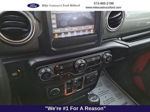 Used 2020 Jeep Wrangler Unlimited Sahara image 13