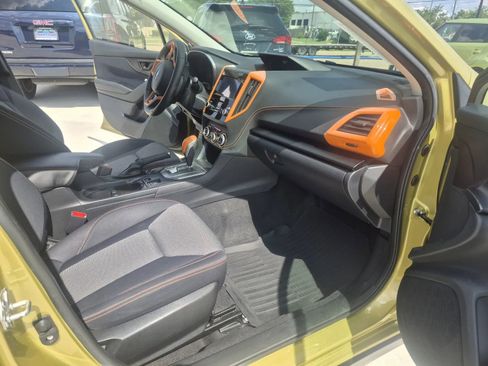 Used 2021 Subaru Crosstrek 2.0i Premium w/ Moonroof Package AWD/4WD image 16