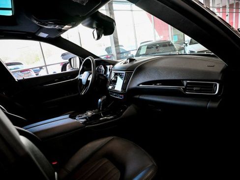 Used 2022 Maserati Levante GT image 27