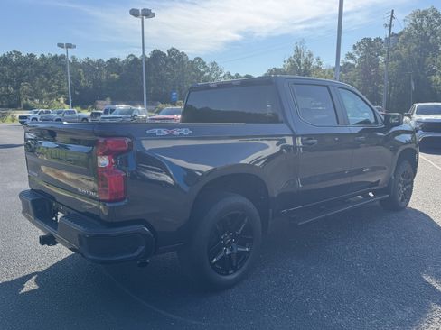 Used 2022 Chevrolet Silverado 1500 Custom image 7