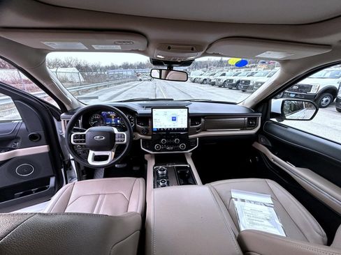 Used 2024 Ford Expedition Max Limited image 12