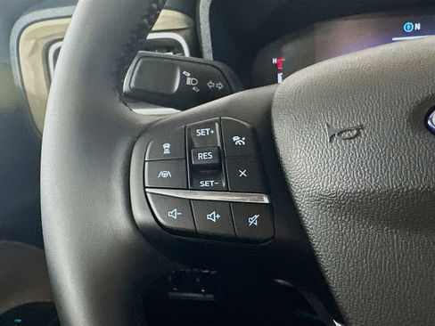 Used 2025 Ford Maverick Lariat w/ 4K Tow Package image 25