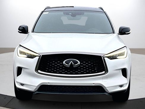 Used 2020 INFINITI QX50 Essential w/ Edition 30 Package image 3