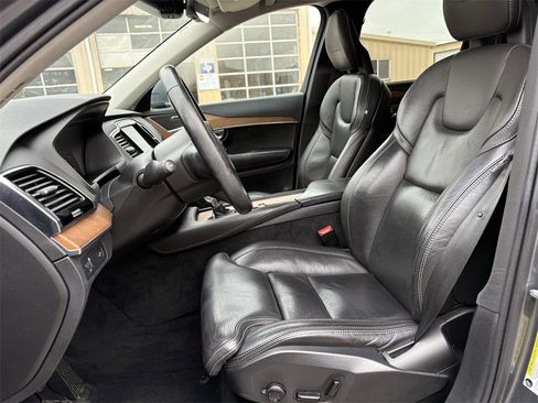 Used 2017 Volvo XC90 T6 Inscription w/ Vision Package image 12